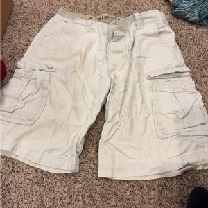 Arizona Jean Co. Men’s white Cargo shorts Size 36